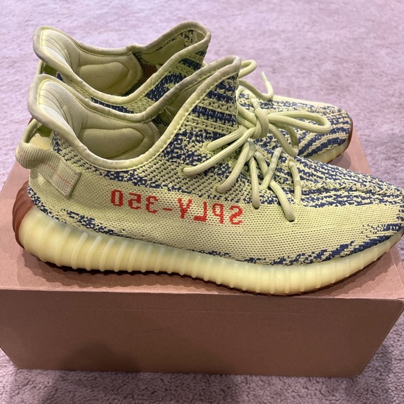 Yeezy 350 v2 Frozen Yellow - Picture 1 of 6